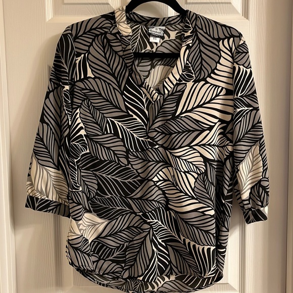 Manuhealii Tops - Manuhealii  Blouse